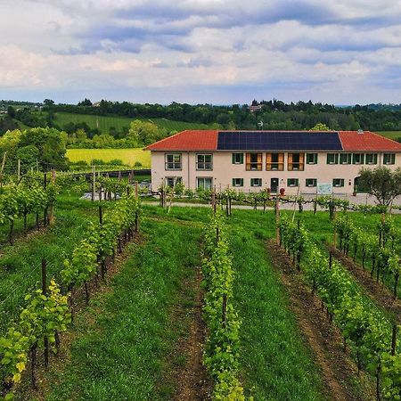 Tenuta Mani Sagge Сан-Пьетро-ди-Фелетто Экстерьер фото
