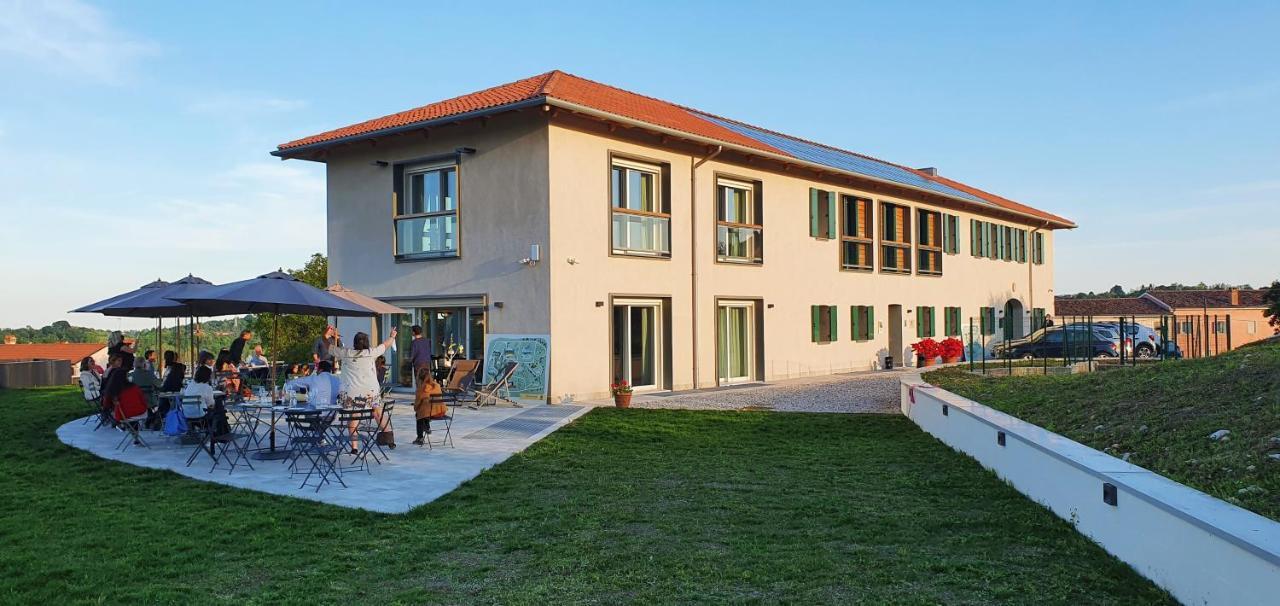 Tenuta Mani Sagge Сан-Пьетро-ди-Фелетто Экстерьер фото